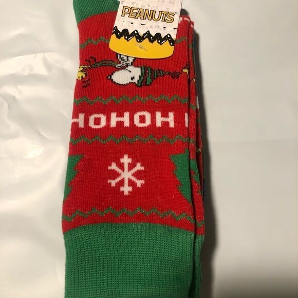 Snoopy Christmas Socks Mens 2 Pack - Picture 1 of 3